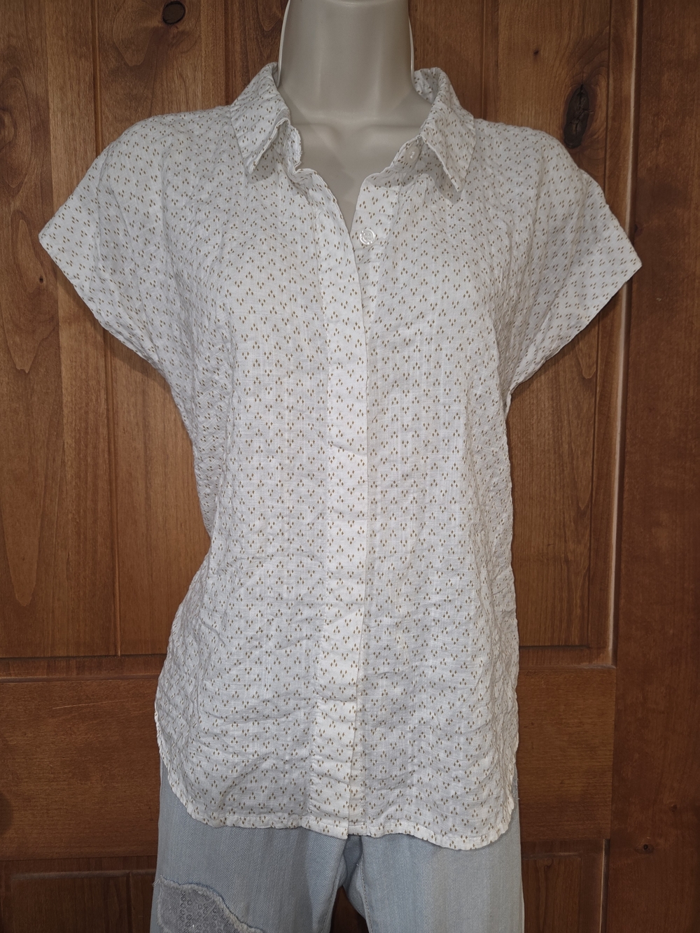 a.n.a White And Tan Button-Down Short‎ Sleeve Shirt